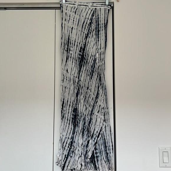 Maxi Skirt Two Piece - Picture 5 of 6